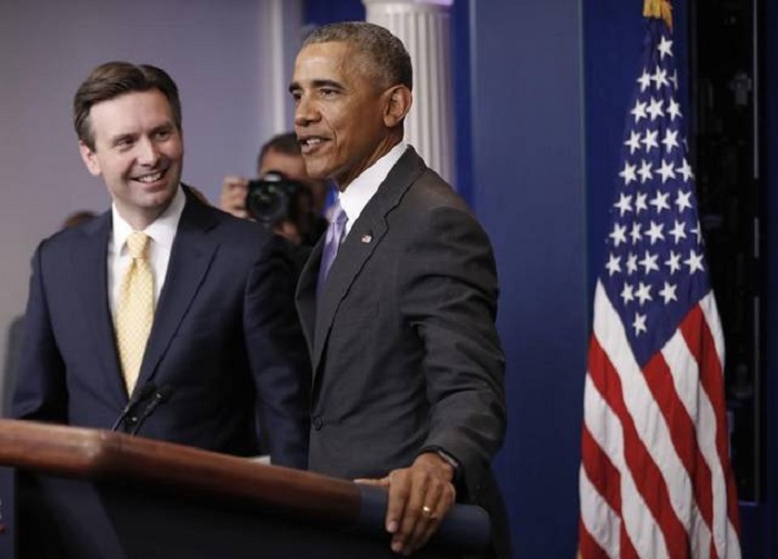 US President Obama surprises spokesman at White House briefing